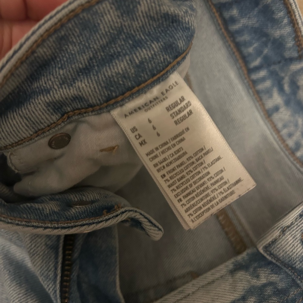 High Rise Mom Jean - Picture 3 of 4